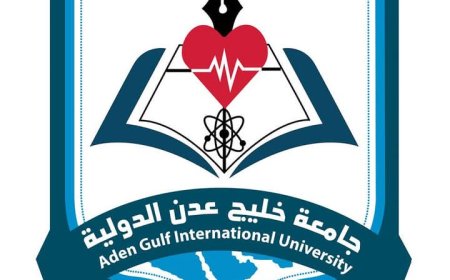 مجلس جامعة خليج عدن الدولية يعقد اجتماعه الدوري السادس ويقف امام التجهيزات لاستقبال العام الاكاديمي الجامعي ٢٠٢٦/٢٠٢٥م