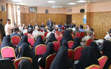 فريق التوجيه والرقابة الرئاسي يعقد لقاءً مع أبناء مديرية الريدة وقصيعر