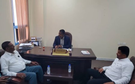 وكيل محافظة حضرموت لشؤون الشباب يلتقي مدير عام تريم ويناقش معه احتياجات الأندية الرياضية