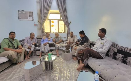 مدير عام تريم يلتقي قائد قوات خفر السواحل عقيد بحري عمر عوض الصاعي