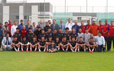 بمكرمة من الوزير البكري.. بعثة منتخب الشباب تتجه إلى مكه لأداء مناسك العمرة