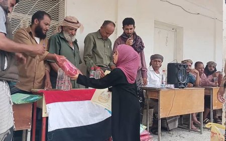 مدرسة حذة بيافع رصد تكرّم الطلاب الأوائل ومجلس الآباء والداعمين لصندوق المدرسة