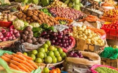 أسواق عدن تسجل توازنًا محدودًا في أسعار الخضار والفاكهة