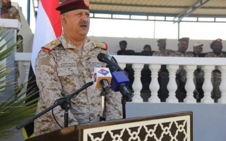 اللواء الركن صالح محمد الجعيملاني يعزي العميد لؤي الزامكي بوفاة والدته