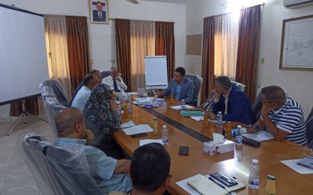 لجنة تصفية مشروع مرافق الصرف الصحي لمدينتي سيئون وتريم تعقد الاجتماع التمهيدي الذي يسبق اجتماع المقاولين