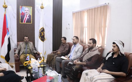 فريق التوجيه الرئاسي وانتقالي المهرة يناقشان التفاعل مع قرارات الرئيس الزُبيدي وتطوير العمل التنظيمي