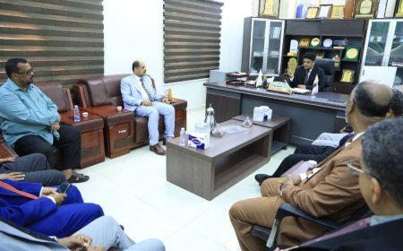 رئيس جامعة المهرة يستقبل وفداً من وزارة التعليم العالي والبحث العلمي برئاسة وكيل وزارة التعليم العالي والبحث العلمي للشؤون التعليمية