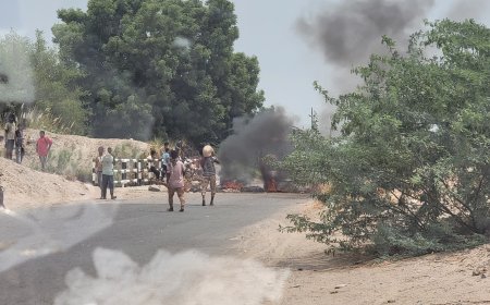 احتجاجات غاضبة في المخزن بخنفر لليوم الثاني بسبب انقطاع مياه الشرب وقطع طريق عام