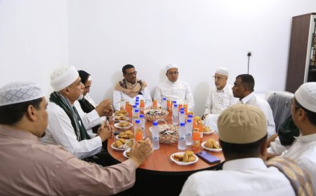 مدير عام مديرية تريم يفتتح كلية الدراسات العليا بجامعة الوسطية الشرعية