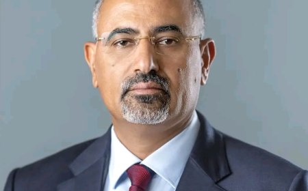 الرئيس الزُبيدي يرحّب بمخرجات مؤتمر الأمن البحري في اليمن
