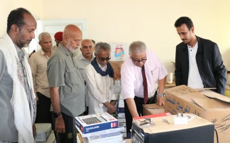 الوكيل الجيلاني و الدكتور بابعير يدشنان استلام كميات من الكتب العلمية لجامعة حضرموت و الجامعات الأخرى بالمحافظة بتمويل كريم من فاعل خير