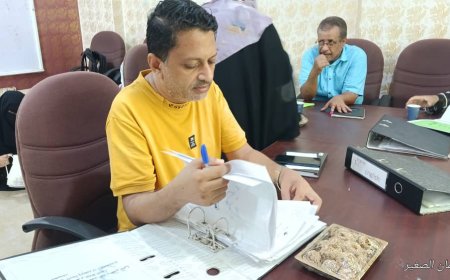 فريق من التوجيه التربوي بتربية دار سعد يزور مدارس جنة عدن