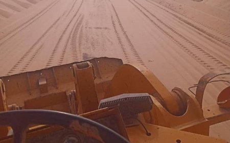 مدير عام مديرية أحور يشكر صندوق صيانة الطرق والمؤسسة العامة للطرق على إزالة الكثبان الرملية ومخلفات السيول من الخط الدولي