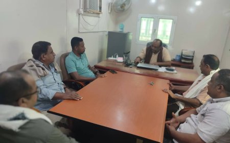 رئيس تنفيذية مؤتمر حضرموت الجامع بالشحر يزور ميناء الشحر السمكي التجاري