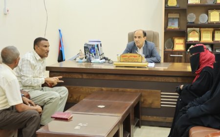مدير عام دارسعد يلتقي المدير العام للتعليم المستمر بعدن ويناقش معه مجالات التعاون والتنسيق لدعم برامج محو الأمية بالمديرية