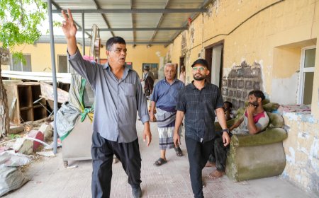 مدير صيرة يتفقد مشروع ترميم مبنى الأشغال العامة والطرق بالمديرية