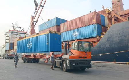 ميناء المكلا يشهد تحسنًا ملحوظًا في الحركة الملاحية واستقبال البواخر المتنوعة