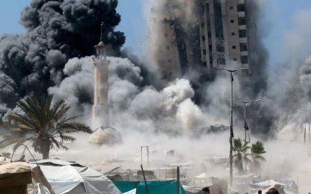 أكثر من  30 شهيدا في مجازر ارتكبها الاحتلال منذ فجر اليوم والاحتلال يكثف قصفه للأبراج والمنازل بمدينة غزة