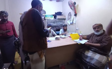 أفران عدن الخيرية تدشن صرف مساعدات نقدية لـ800 أسرة محتاجة في يافع