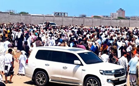 جموع غفيرة تُشيّع القائد أديب العيسي في موكب جنائزي مهيب بمقبرة الممدارة الجديدة