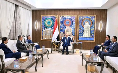 رئيس مجلس القيادة يؤكد وحدة الصف الوطني لإسقاط الانقلاب وإنهاء المعاناة الإنسانية