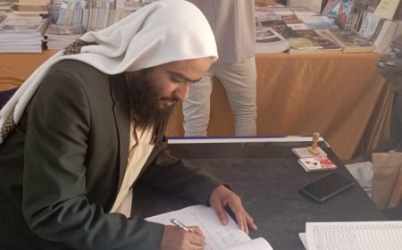 خلال زيارته لمعرض شبوة للكتاب.. مدير أوقاف عتق يشيد بإنجازات المحافظ ابن الوزير ويرسل رسائل للقائمين على معرض الكتاب