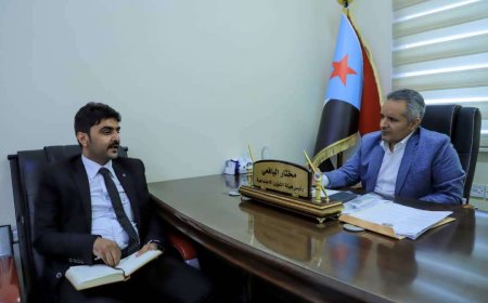 رئيس هيئة الشؤون الاجتماعية يناقش القضايا المتعلقة بعمل المنظمات بمديريات يافع