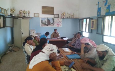 مدير ثانوية الفاروق بجعار يعقد اجتماعا لمناقشة خطة العام الدراسي الجديد