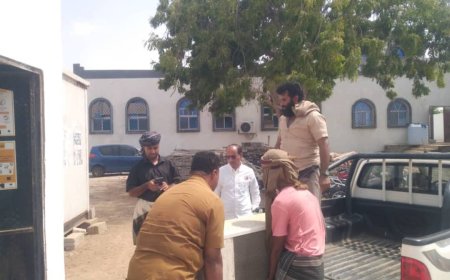 مدير الوحدة الصحية جلعة يشيد بجهود مدير عام رضوم وشركة بالحاف للغاز المسال لدعمهم بوحدة خارجية لمكيف قسم المعاينة