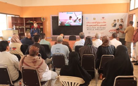 عدن.. مبجر وناجي يدشنان العام الخامس لمشروع الوجبات الصحية المدرسية