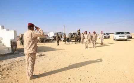 قائد المنطقة العسكرية الثانية يتفقد جاهزية لواء حضرموت بمناطق انتشاره في دوعن