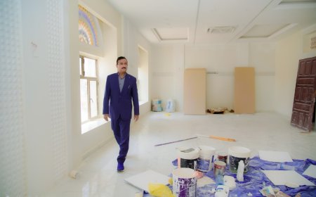 المحافظ بن الوزير يتابع تأهيل مبنى الإدارة المحلية بشبوة
