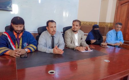مناقشة علمية لمشاريع تخرج طلاب قسم إدارة الأعمال بجامعة عدن