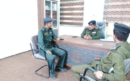 مدير عام شرطة شبوة يتفقد إدارة الأدلة الجنائية ويشيد بجهود فريق العمل