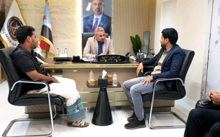 رئيس هيئة الإعلام والثقافة يبحث مع نائب رئيس مركز اللغة المهرية آفاق التعاون لإبراز التراث المهري