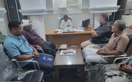 مدير عام تريم عبدالكريم بابطاط يستقبل لجنة التأبين للفقيد الراحل عبيد عليان