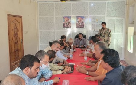 المدير العام بكر الشاعري يترأس اجتماعاً هاماً للهيئة الإدارية والمكتب التنفيذي بمديرية قعطبة محافظة الضالع