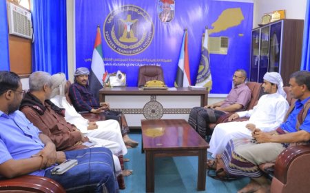 الناطق الرسمي للمجلس الانتقالي يزور مقر تنفيذية انتقالي وادي وصحراء حضرموت