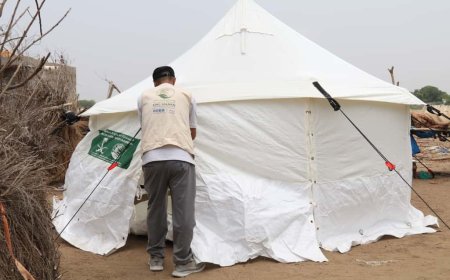 مركز الملك سلمان للإغاثة يوزع مساعدات إيوائية طارئة للمتضررين من الأمطار والسيول بمحافظة لحج