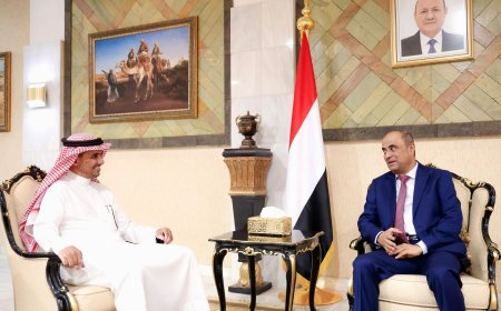 رئيس الوزراء في حوار مع "الشرق الأوسط": العملة لا تتحسن بالشعارات بل بالقرارات الصعبة والانضباط المالي