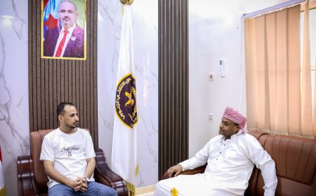 فريق التوجيه والرقابة الرئاسي يناقش تطوير العمل التنظيمي وتكثيف الأنشطة الشبابية بالمهرة