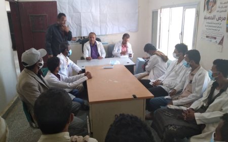 تدشين الدورة التدريبية للعاملين الصحيين المشاركين في حملة التحصين الطارئة ضد شلل الأطفال بمديرية جيشان