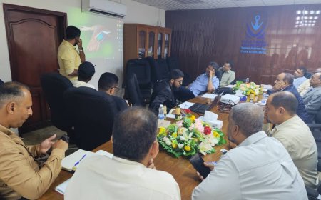 اللجنة الوزارية المكلفة من قبل وزير النقل تناقش أوضاع مؤسسة موانئ البحر العربي وتطّلع على مستوى الأداء