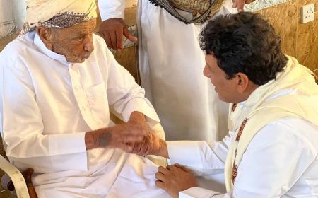 الشيخ راجح باكريت يعزي بوفاة الشيخ عبدالله طالب الفريخ الحارثي