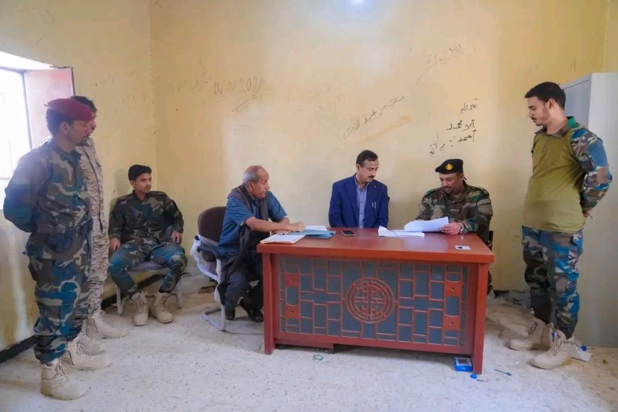 المحافظ بن الوزير يتفقد إجراءات استقبال المجندين الجدد لقوات دفاع شبوة ويشيد بمستوى التنظيم والانضباط