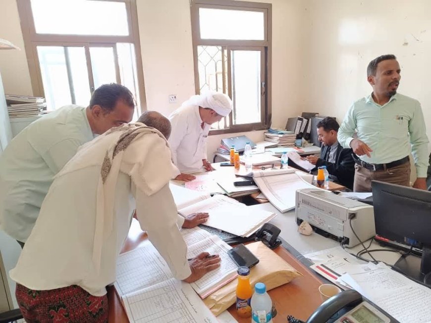 رئيس نيابة استئناف سيئون يتفقد سير العمل في نيابة تريم الابتدائية