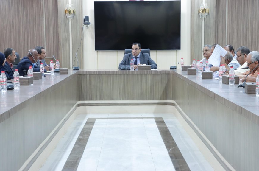 وزير الزراعة والاسماك يرأس اجتماعا موسعا للقطاعات المالية والإيرادية