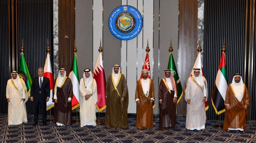 مجلس التعاون الخليجي يدعو لدعم اليمن وتعزيز الاستقرار الاقتصادي ويحذر من تهديدات الملاحة في البحر الأحمر