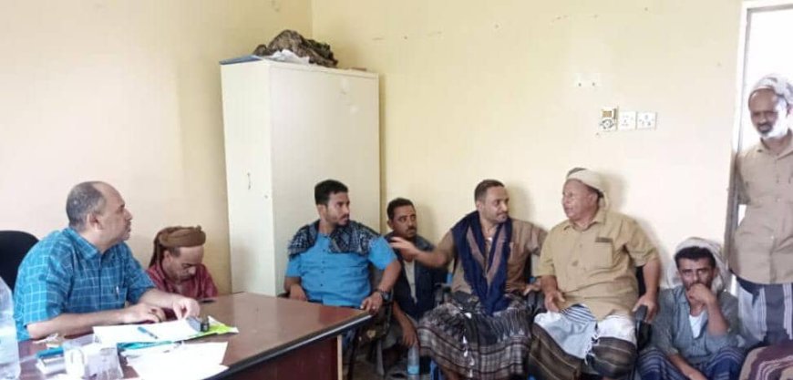 لحج.. مدير عام المسيمير وقائد الحزام الأمني يقودان حملة لتحديد أسعار السلع في المديرية