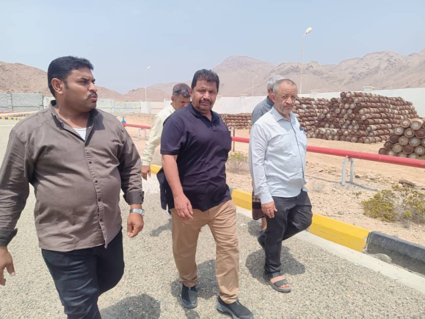 نائب المدير العام التنفيذي للشركة اليمنية للغاز ومرافقيه يزورون منشأة غاز بروم ويؤكد على تعزيز الإنتاج والسلامة المهنية